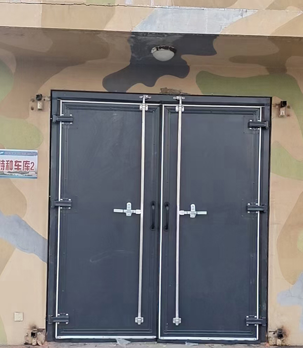 称多工业平开门 称多工业平开门