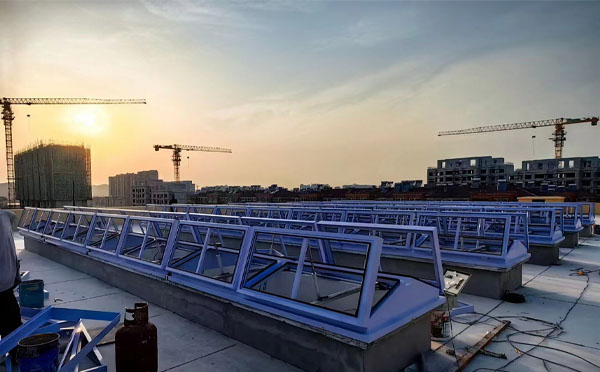 消防称多排烟窗工作原理