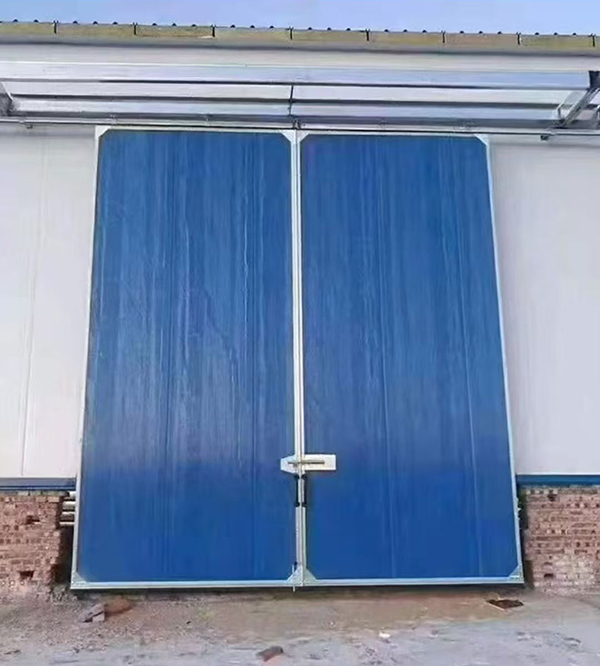 称多工业门在大型仓储物流通道中的应用实例